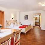 Dachsteinblick アパートホテル 4*