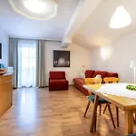 アパートホテル Dachsteinblick 4*