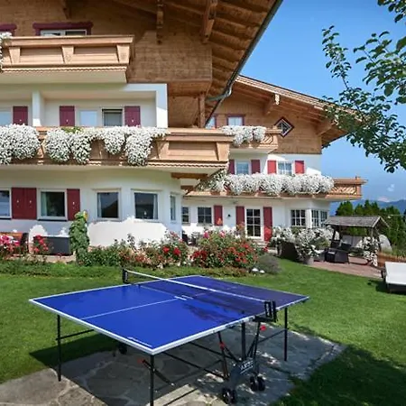 Ξενοδοχείο με διαμερίσματα Dachsteinblick 4*