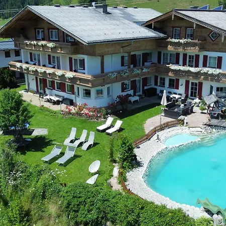 Ξενοδοχείο με διαμερίσματα Dachsteinblick 4*